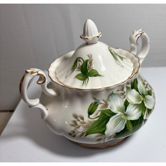Royal Albert Trillium Creamer & Lidded Sugar Bowl Set 1975 Vintage - Picture 11 of 13